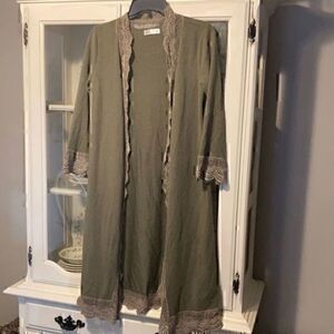 Tickled Teal medium cardigan   D